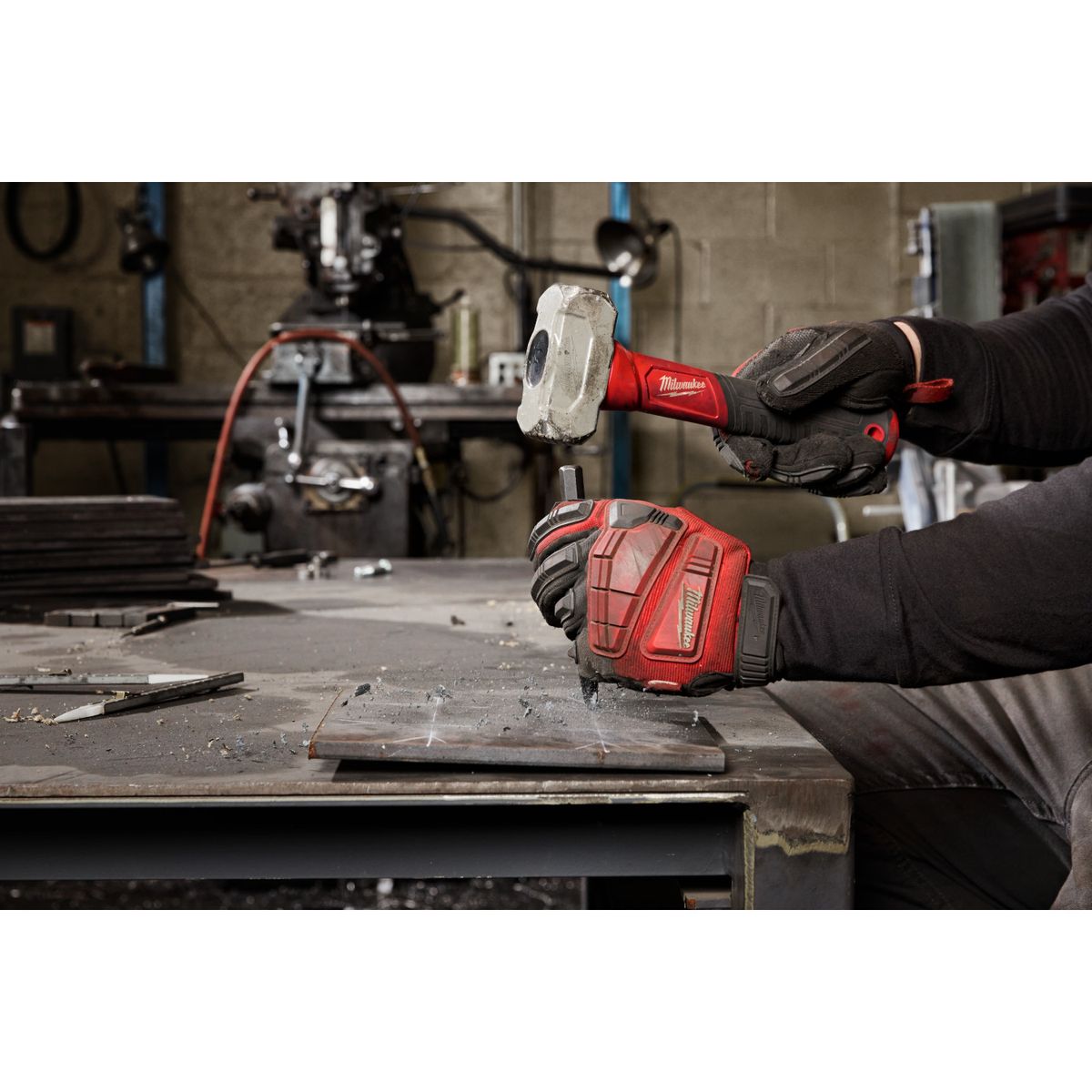 MILWAUKEE - Combo Mazo 2 Libras Milwaukee Acero Forjado 48-22-9311