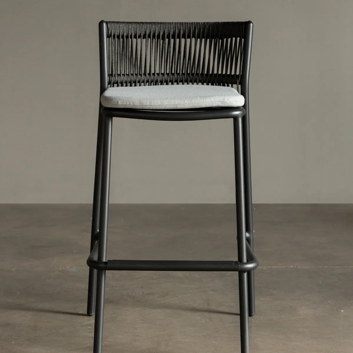 FORASTERO - Taburete Margot Negro  Forastero