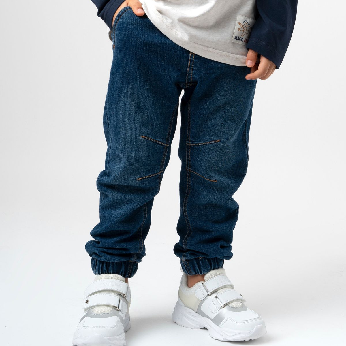 BLACK AND BLUE - Jeans niño jogger denim azul Black and blue