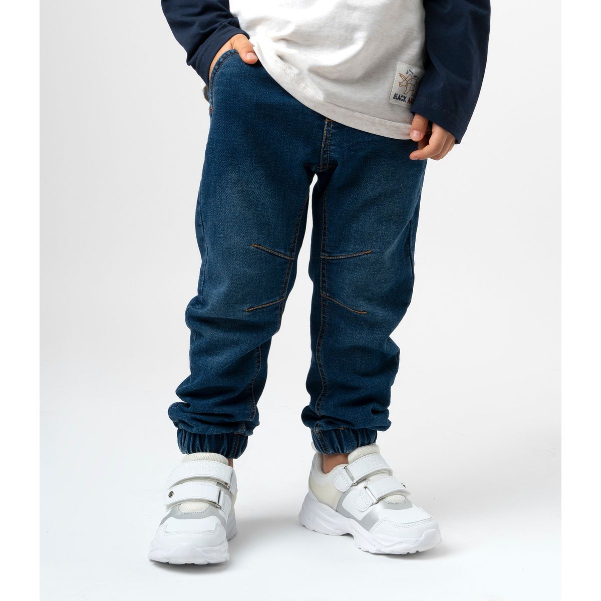 BLACK AND BLUE - Jeans niño jogger denim azul Black and blue