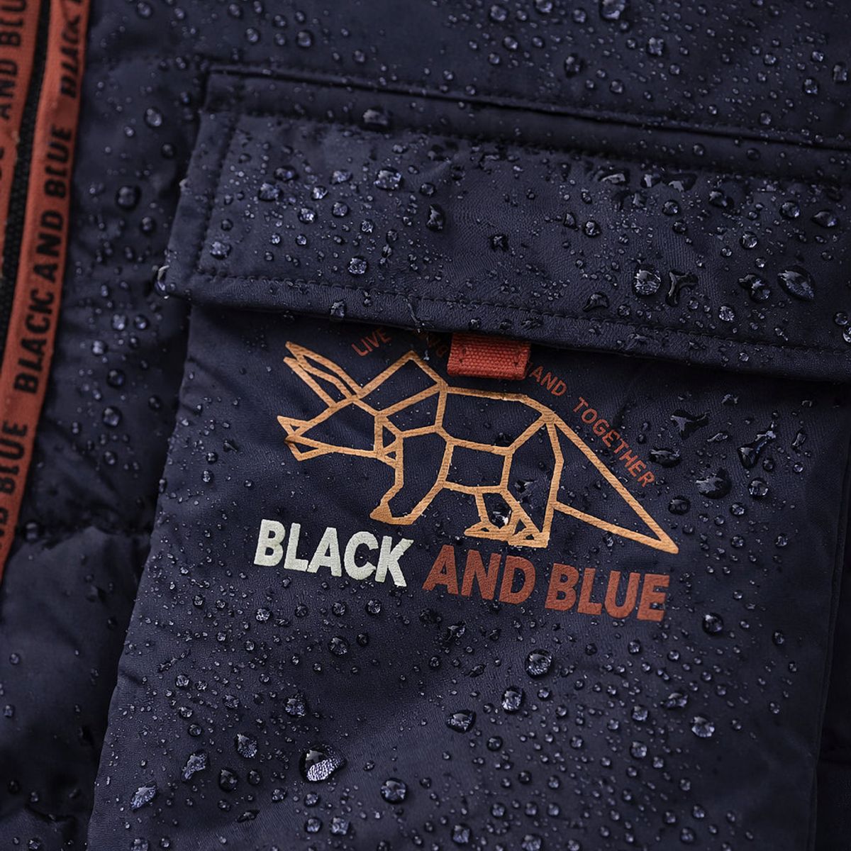 BLACK AND BLUE - Parka niño repelente al agua crudo Black and blue