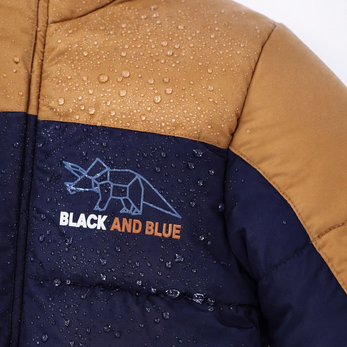 BLACK AND BLUE - Parka niño repelente al agua camel Black and blue