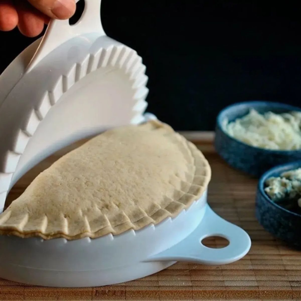 GENERICO - Molde Para Empanadas 18cm Blanco