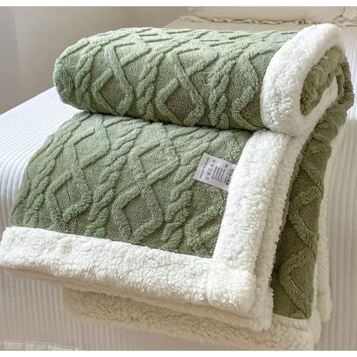 GENERICO - Frazada Plush con Sherpa Chiporro Diseño trenzado Reversible 200x230
