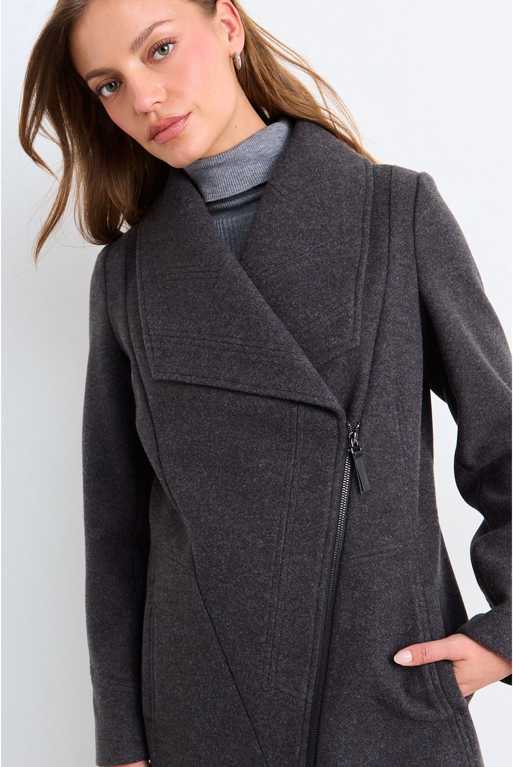 IO Chaqueton Liso Mujer Gris Io | Falabella Chile