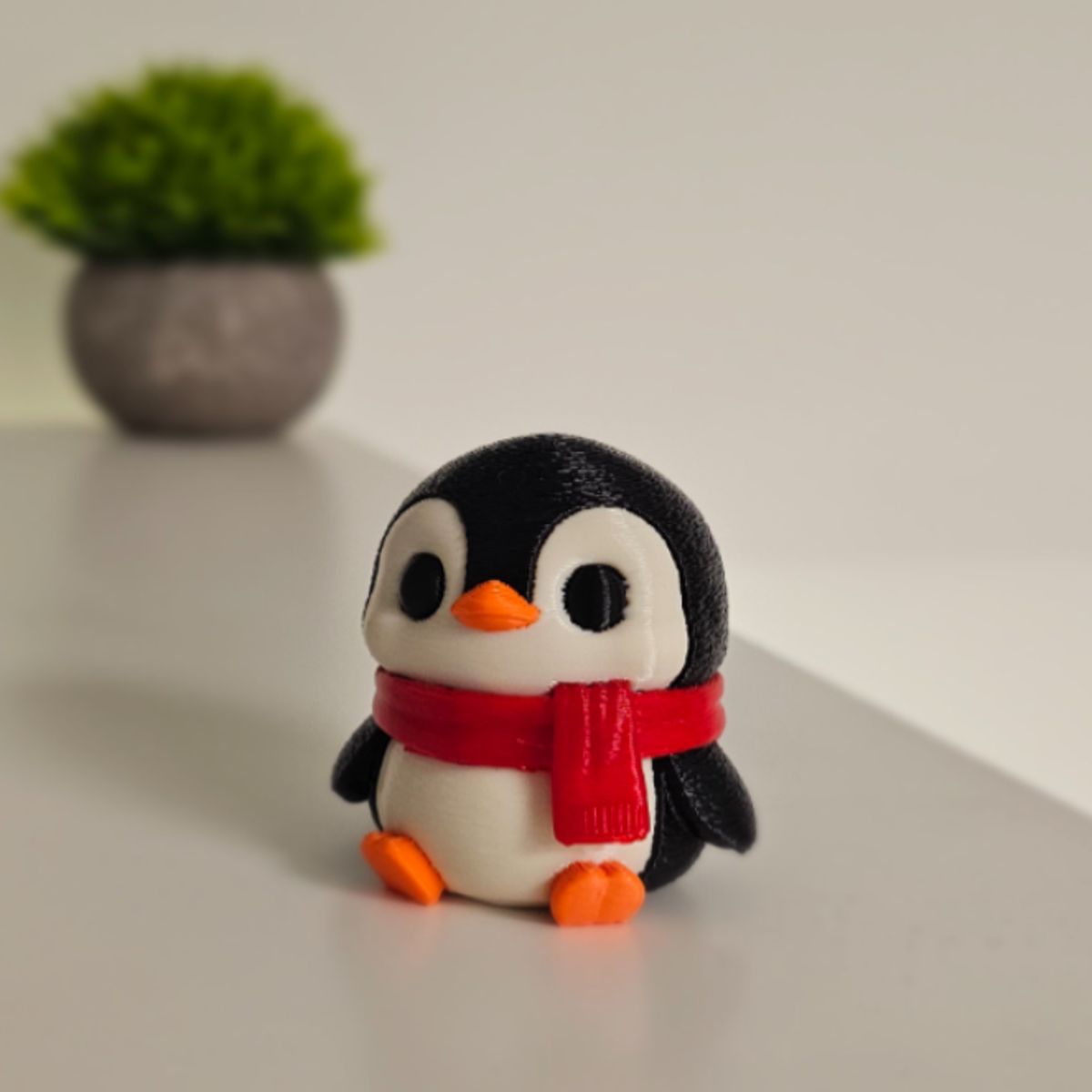GENERICO - Mini Escultura Decorativa- Pingüino Invernal