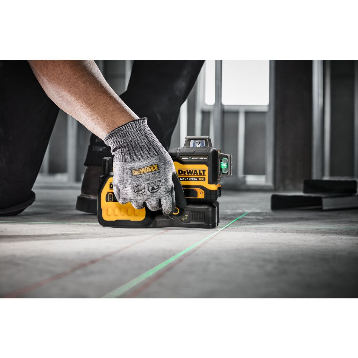 DEWALT - NIVEL LASER ALTA PRECISION 3 LINEAS 360 GRADOS 20V DEWALT