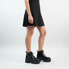 POZATINI - Botín Charol Negro con Plataforma y Cordones