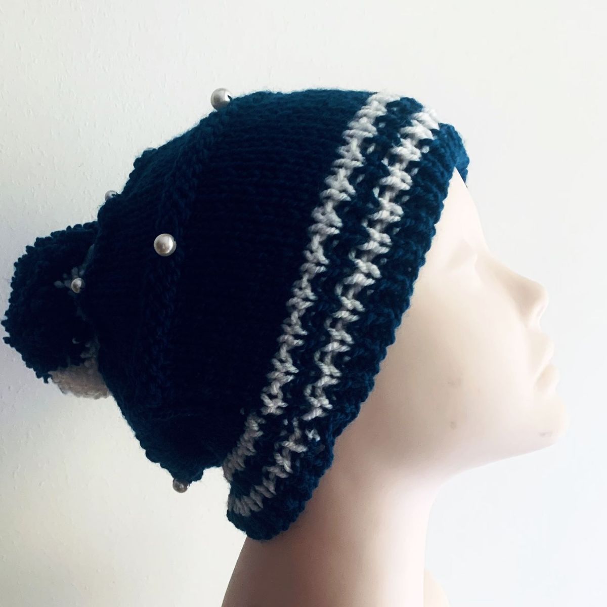 AMG ACCESORIOS - GORRO DE LANA TEJIDO A MANO DISEÑO EXCLUSIVO