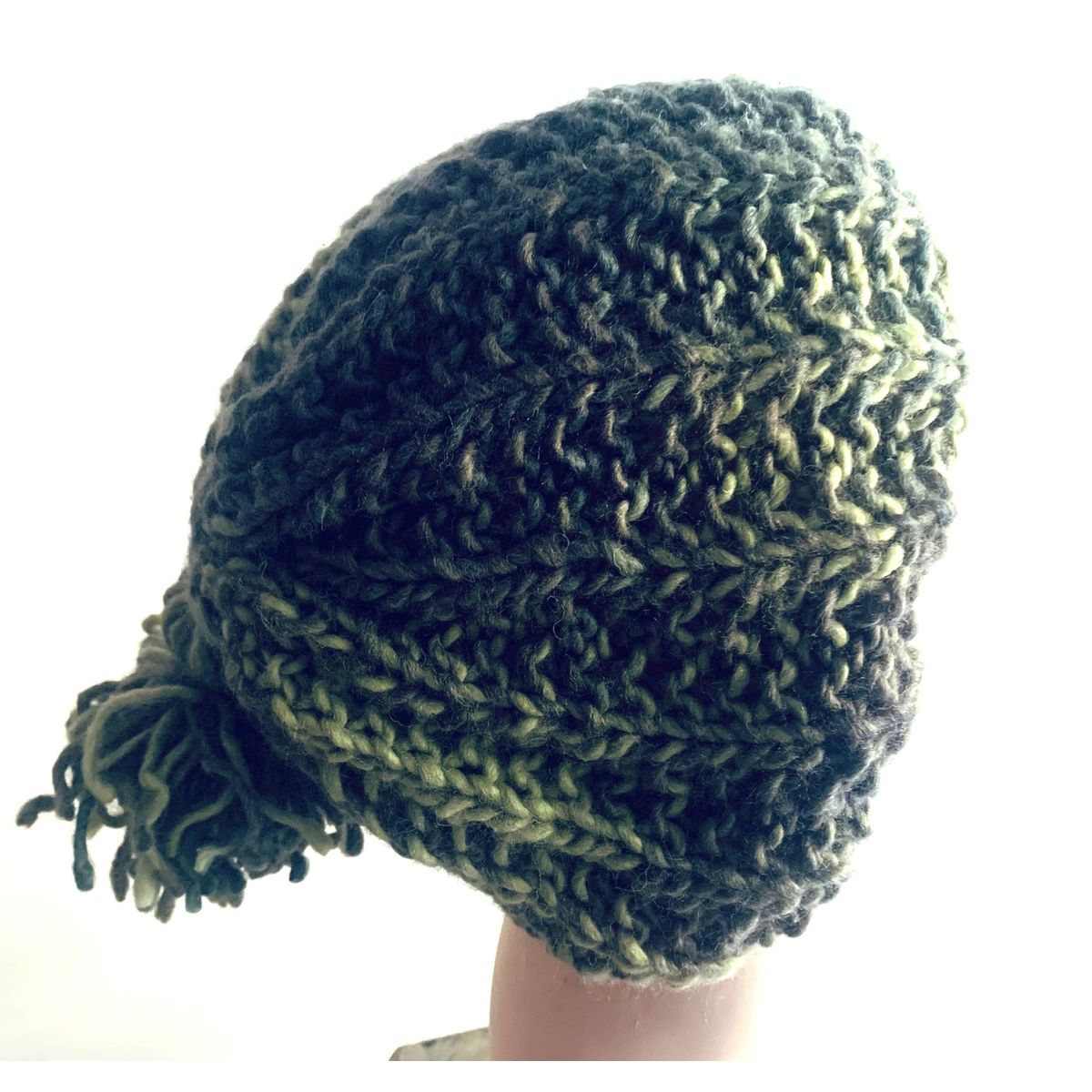 AMG ACCESORIOS - GORRO DE LANA TEJIDO A MANO DISEÑO EXCLUSIVO