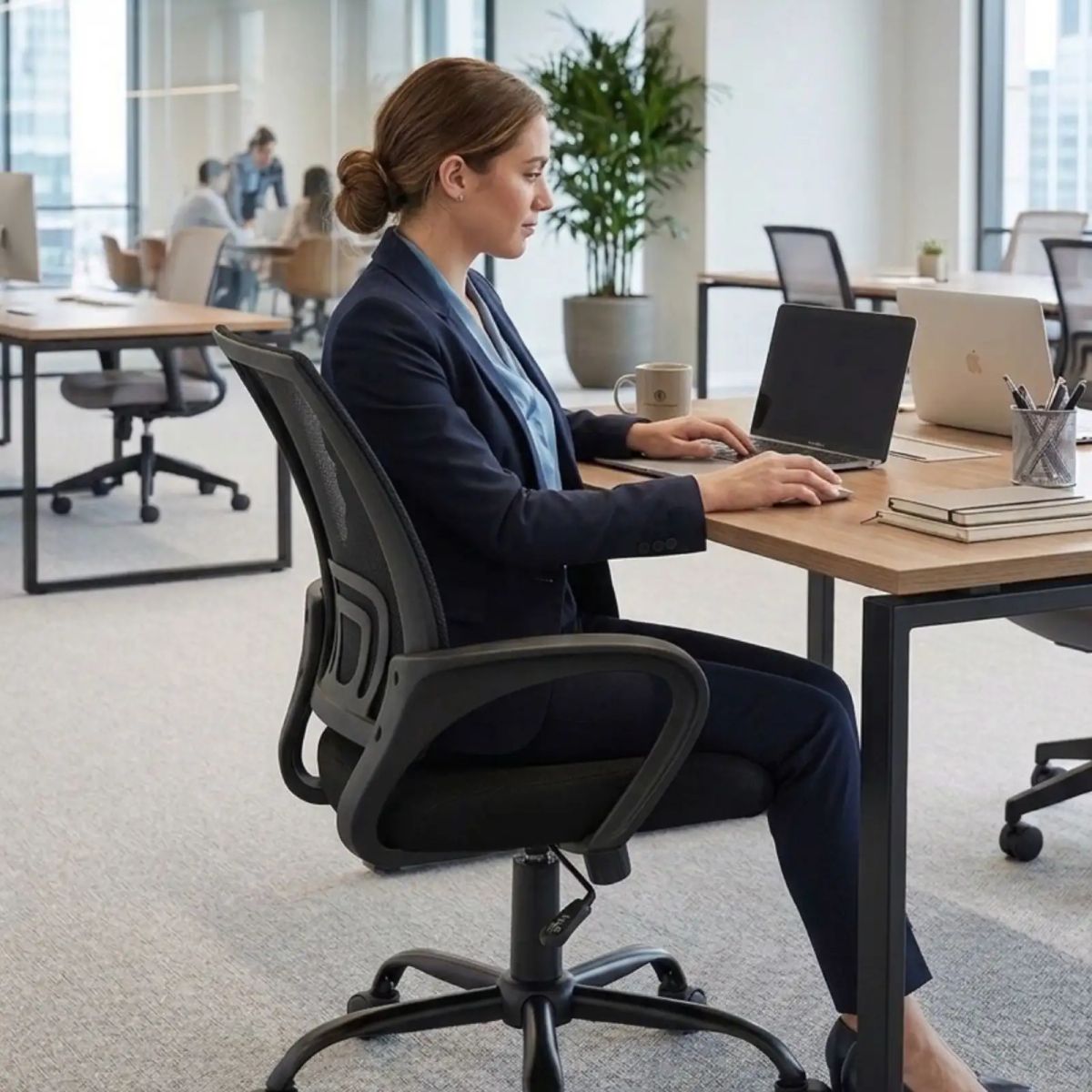 GENERICO - Silla de Oficina Ergonómica con Respaldo de Malla y Base Cromada