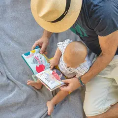 TAF TOYS - Libro de Estimulación - Pablo el Oso -