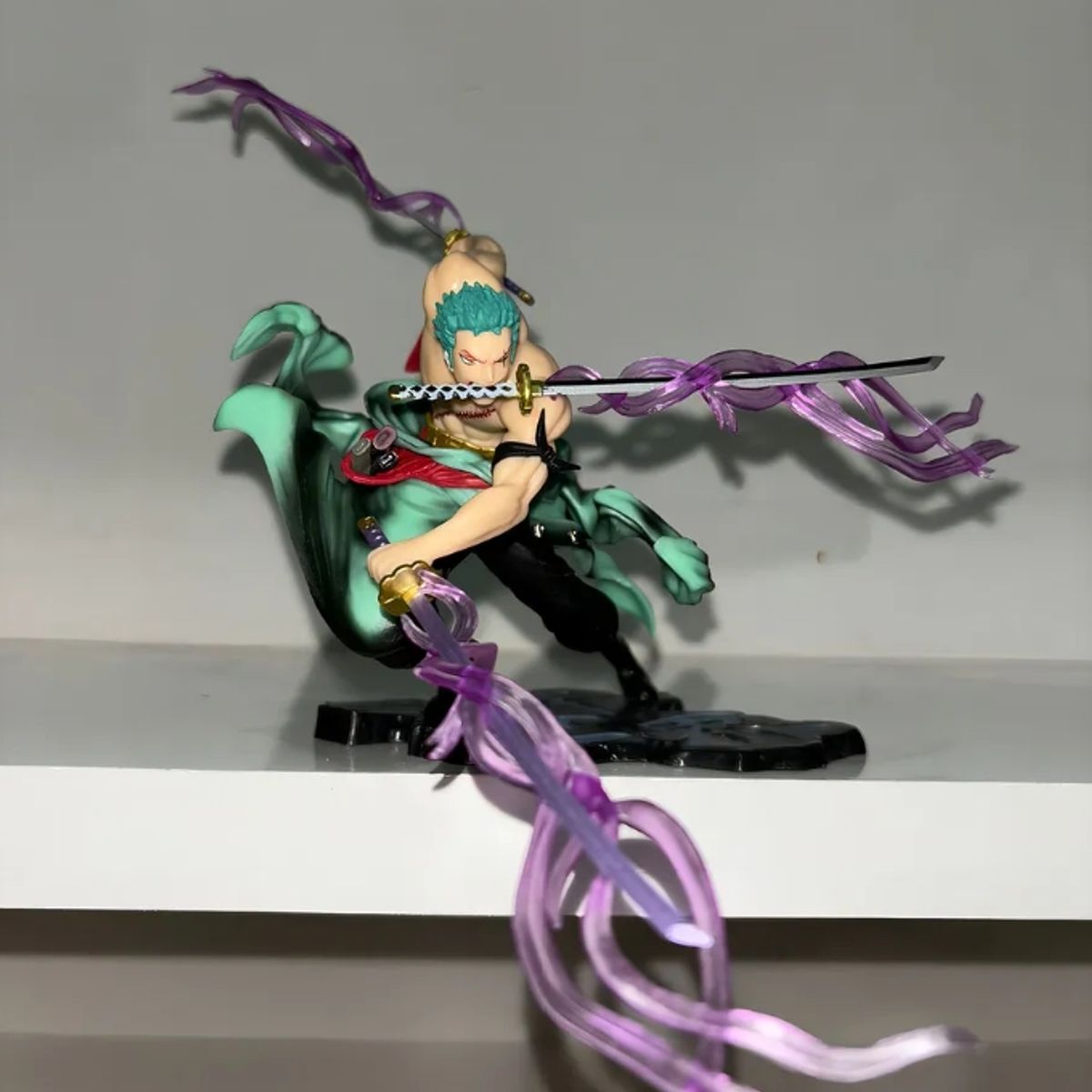 GENERICO - Figura Roronoa Zoro Espadas One Piece Sin Caja