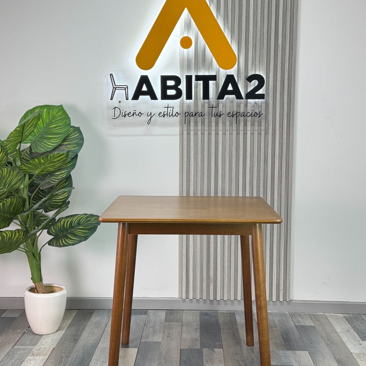 HABITA2 CHILE - Mesa de Comedor 70x70 Henry Cuadrada