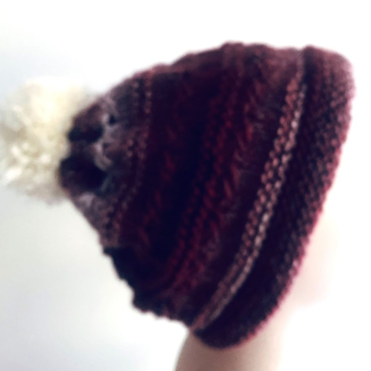 AMG ACCESORIOS - GORRO DE LANA TEJIDO A MANO DISEÑO EXCLUSIVO