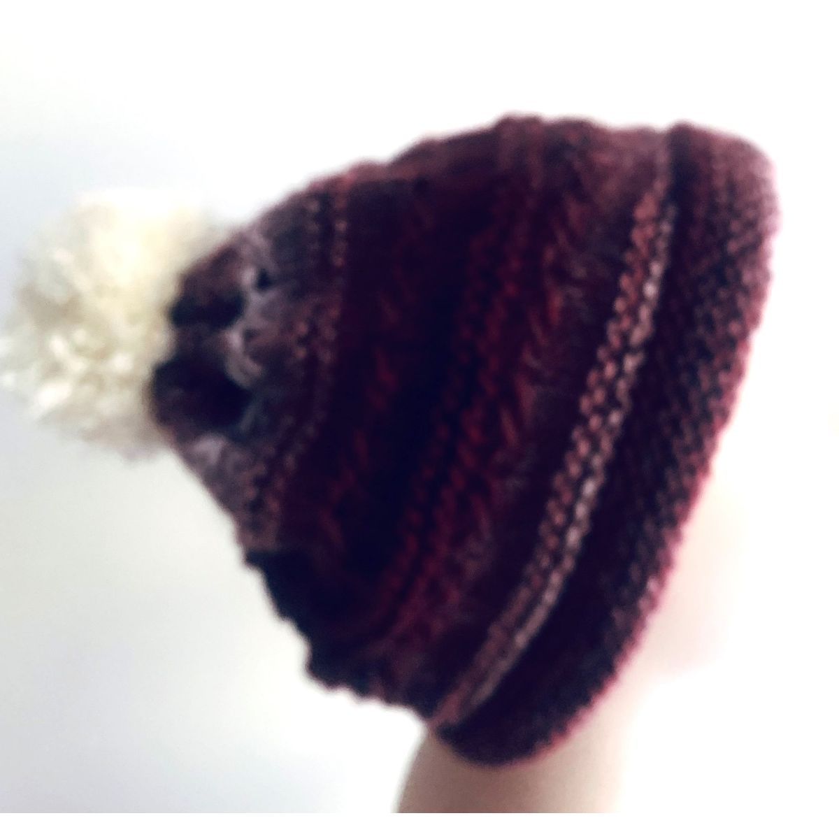 AMG ACCESORIOS - GORRO DE LANA TEJIDO A MANO DISEÑO EXCLUSIVO