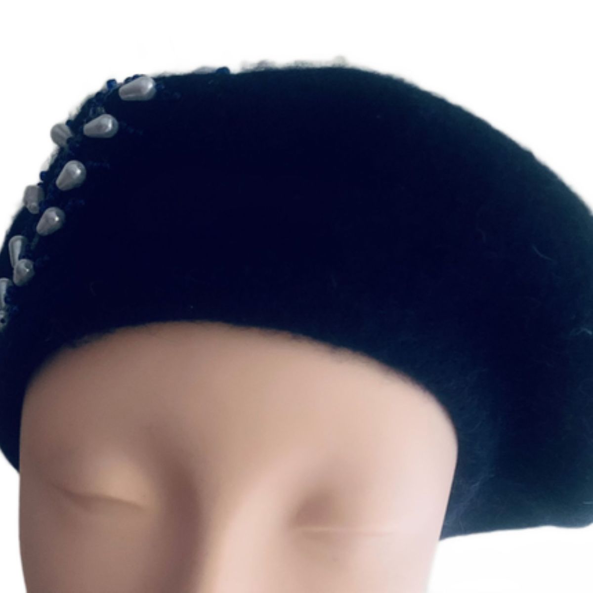 AMG ACCESORIOS - BOINA DE LANA MOHAIR BORDADA A MANO DISEÑO EXCLUSIVO