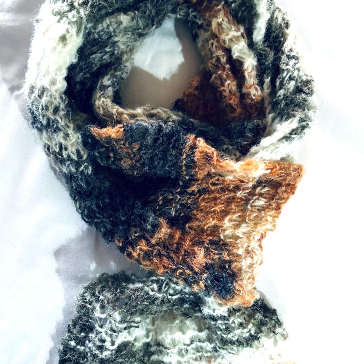 AMG ACCESORIOS - CONJUNTO DE CUELLO Y GORRO LANA MOHAIR TEJIDO A MANO DISEÑO EXCLUSIVO