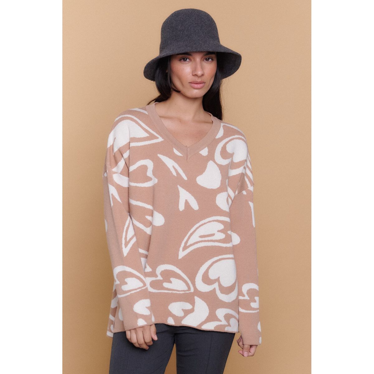 GUINDA - Sweater Mujer Oversize Cuello V Diseño Corazones SILK
