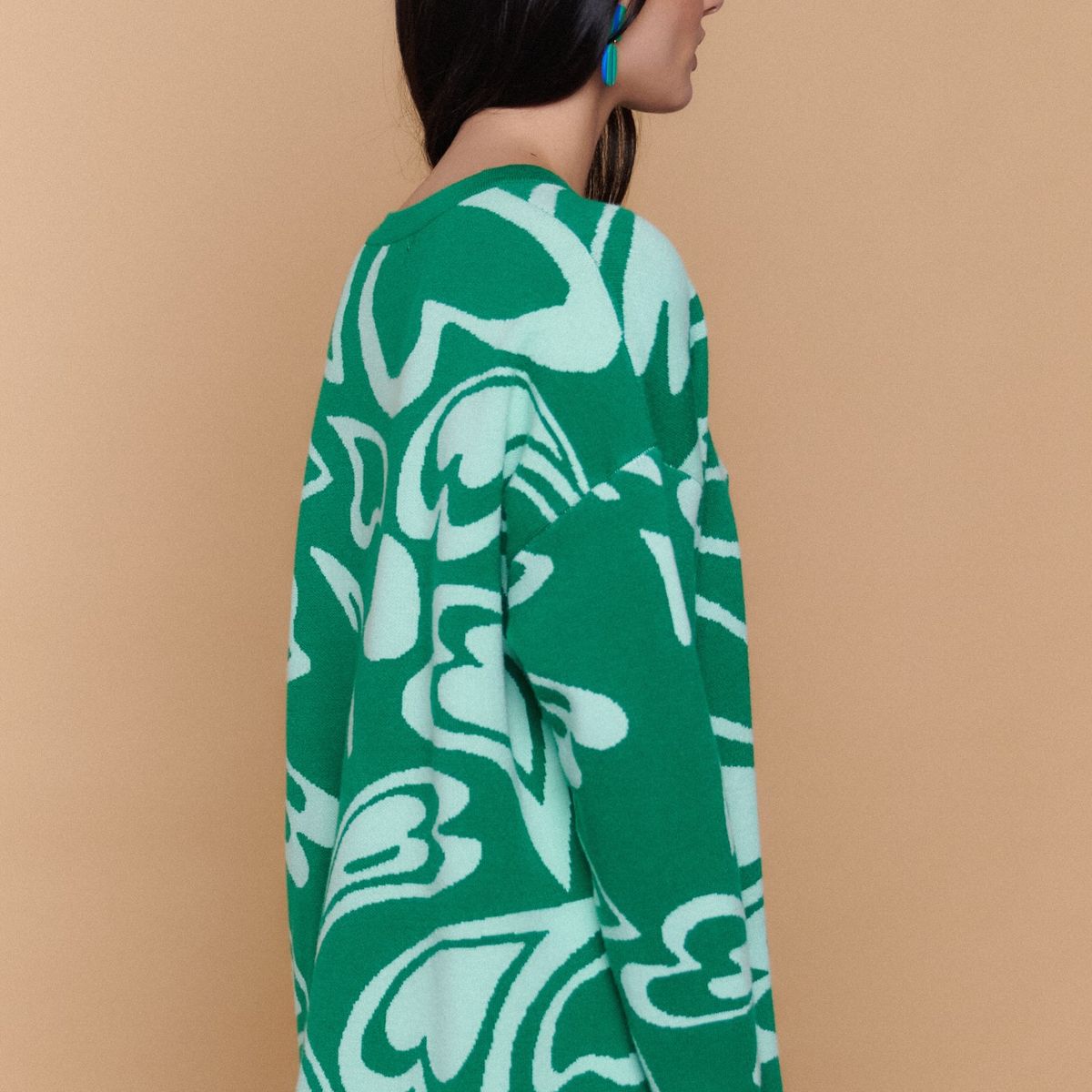 GUINDA - Sweater Mujer Oversize Cuello V Diseño Corazones SILK