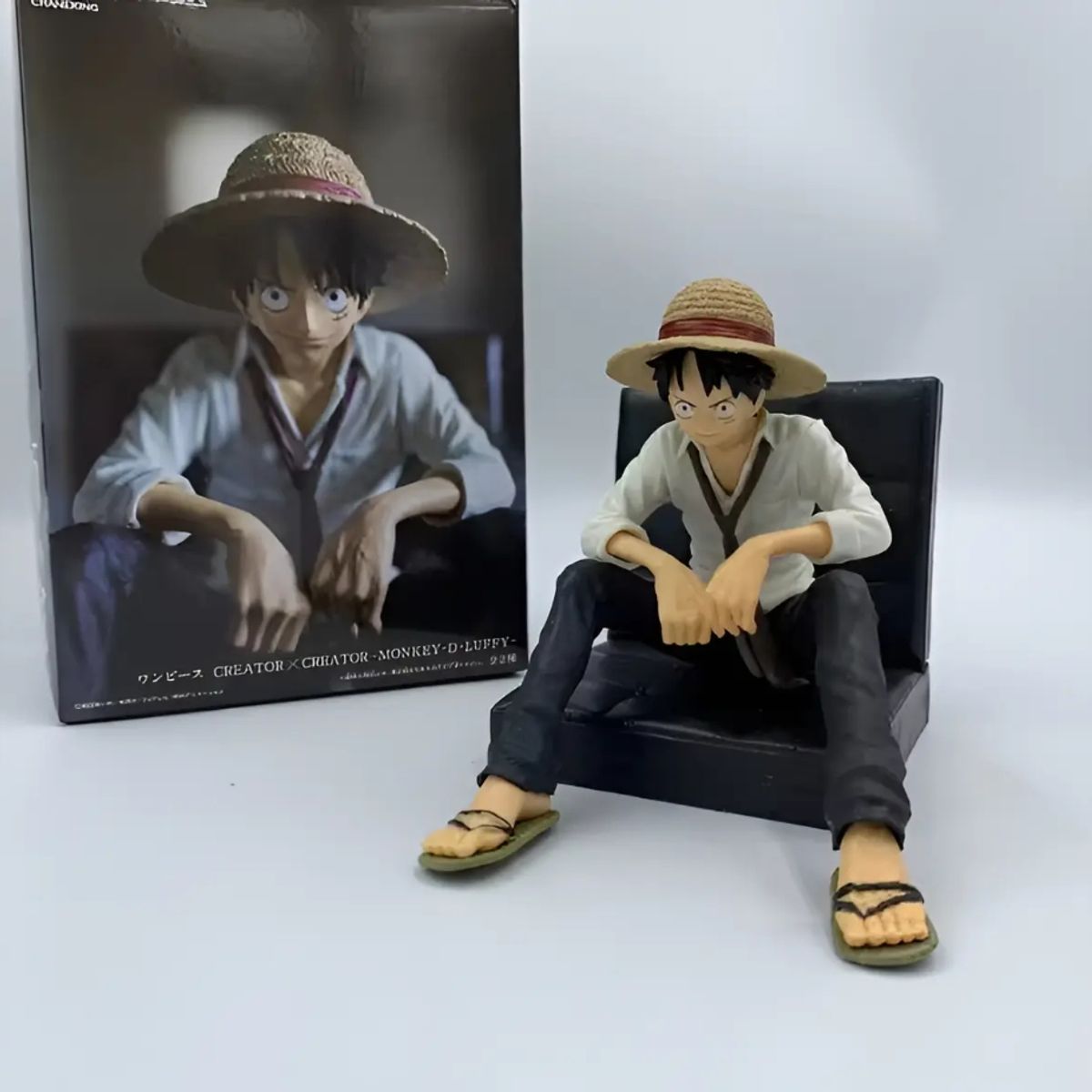 GENERICO - Figura Luffy Sentado One Piece Caja