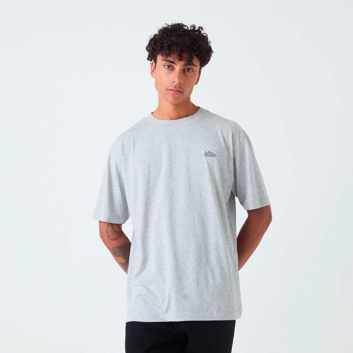 NEW BALANCE - Polera Lifestyle Hombre New Balance Athletics 574 Patch Gris
