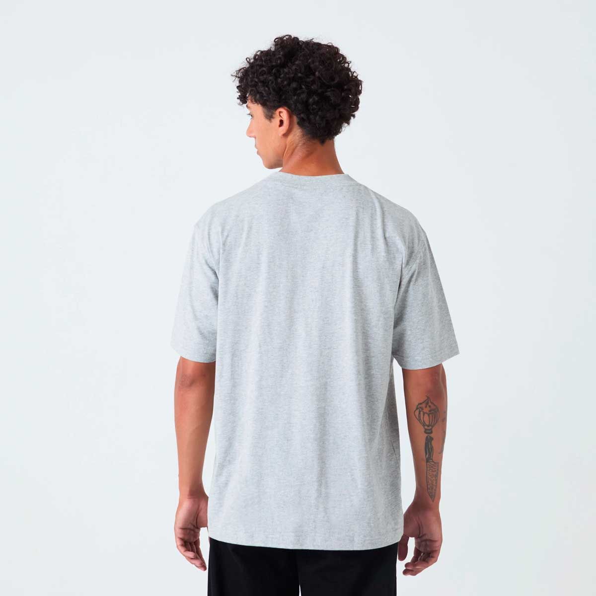 NEW BALANCE - Polera Lifestyle Hombre New Balance Athletics 574 Patch Gris