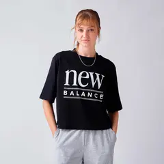 NEW BALANCE - Polera Lifestyle Mujer Reimagined Relaxed Negra