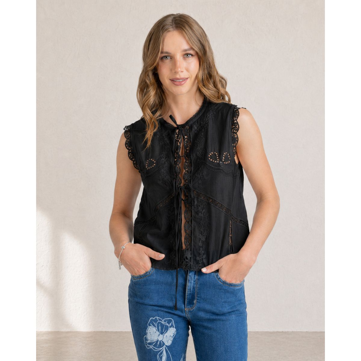 EFESIS - BLUSA LOREIN BRODERIE AMARRAS NEGRO EFESIS
