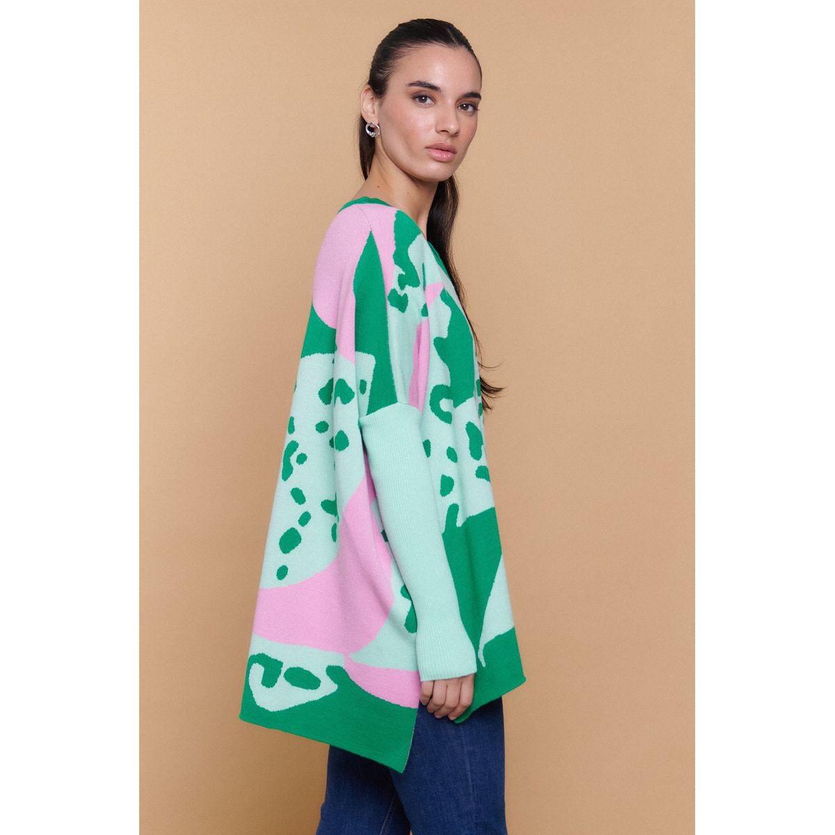 GUINDA - Sweater Mujer Oversize Cuello V Diseño Abstracto EMBRO