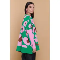 GUINDA - Sweater Mujer Oversize Cuello V Estampado Animal Print IRANDA