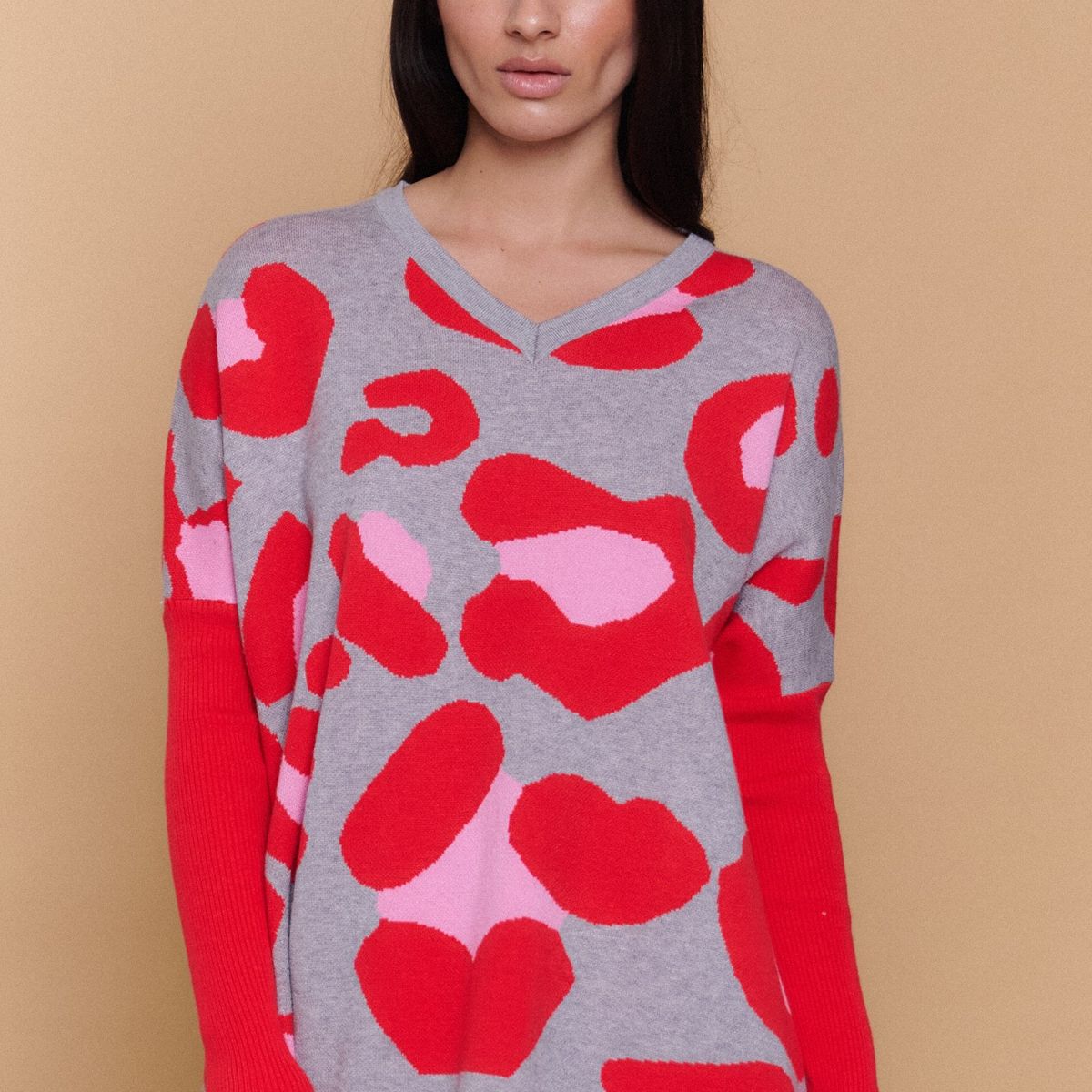 GUINDA - Sweater Mujer Oversize Cuello V Estampado Animal Print  IRANDA