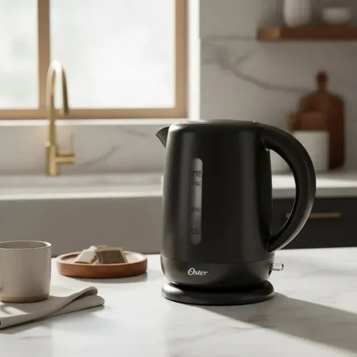 OSTER - Hervidor Eléctrico 1.7L Marca Oster Color Negro