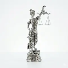 GENERICO - Figura Dama De La Justicia Plateado Decorativa Grande