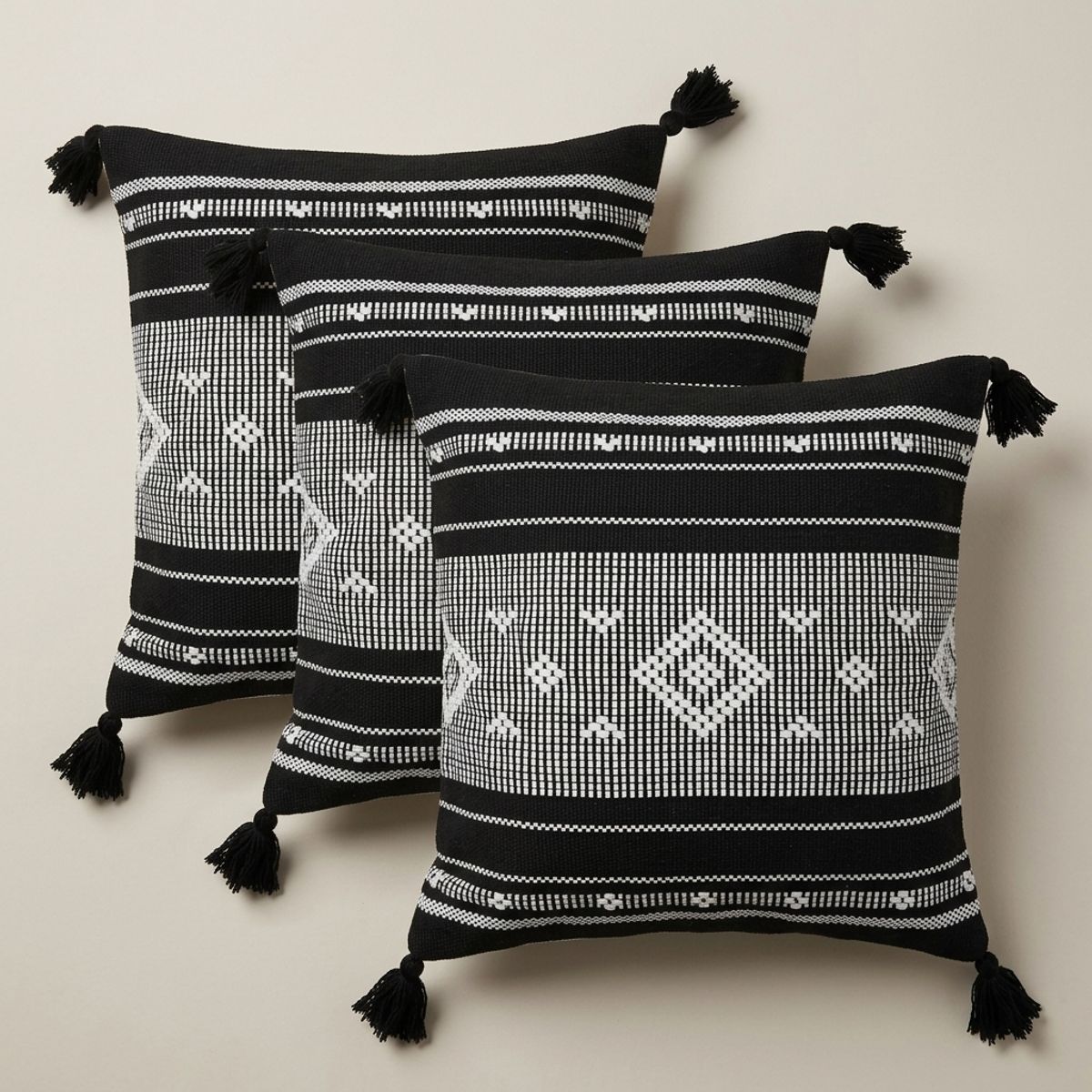 ARMONIA - Pack 3 Fundas Croche Borlas Negro 750 Set Decorativo Living Dormitorio