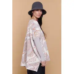 GUINDA - Sweater Tipo Poncho Mujer Estampado Abstracto Alma