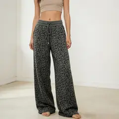 AGW - Pantalón Animal Print de Buzo Palazzo Térmico Forrado En Chiporro