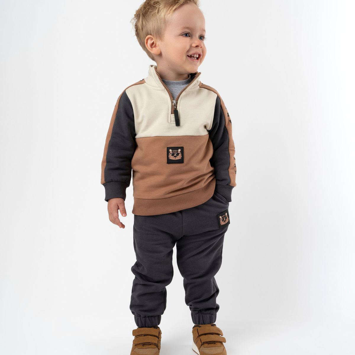 4KIDS - Buzo bebé medio cierre camel 4 Kids