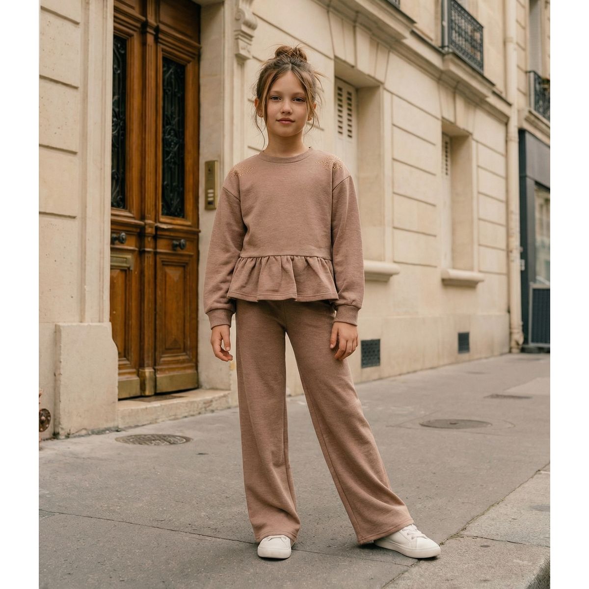 LIMONADA - Conjunto niña con vuelos y bordado camel Limonada