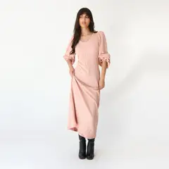 NATALIA SEGUEL - Vestido Andy Palo de Rosa Mangas - Diseño de Autor -
