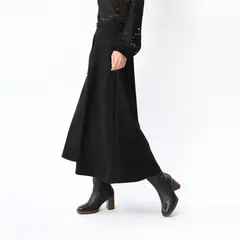 NATALIA SEGUEL - Falda Roma Gamuza Negro - Diseño Chileno -