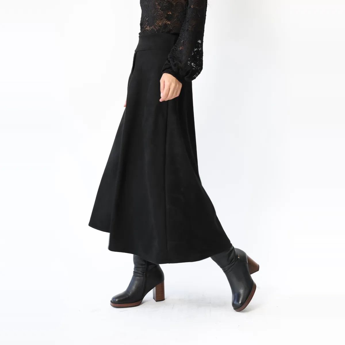 NATALIA SEGUEL - Falda Roma Gamuza Negro - Diseño Chileno - Natalia Seguel