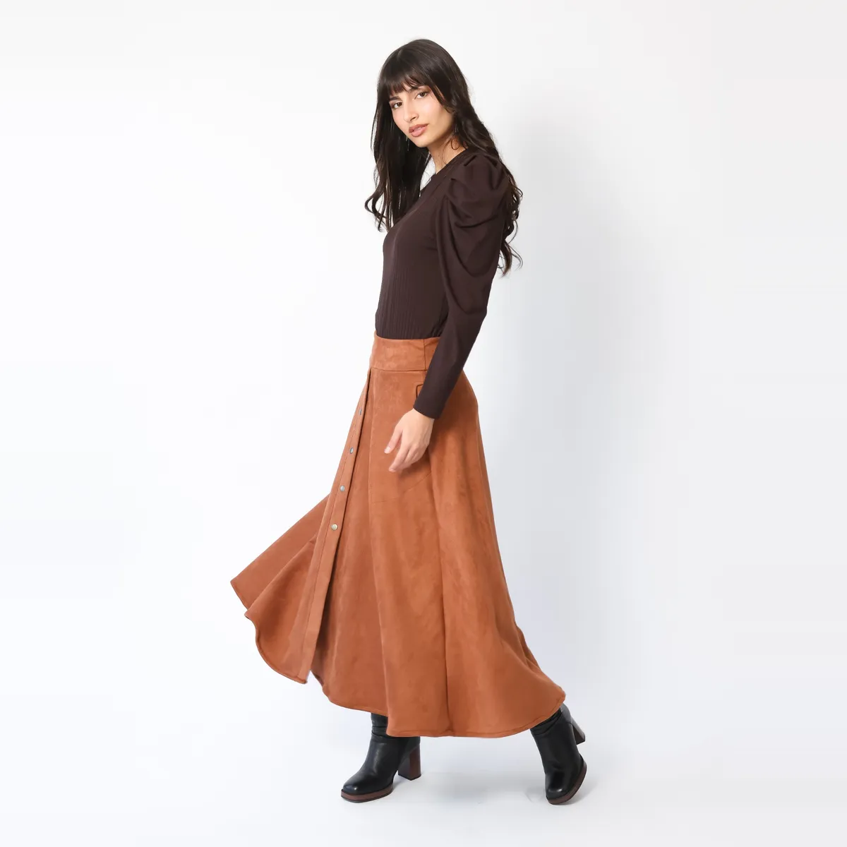 NATALIA SEGUEL - Falda Roma Gamuza Camel - Diseño Chileno - Natalia Seguel