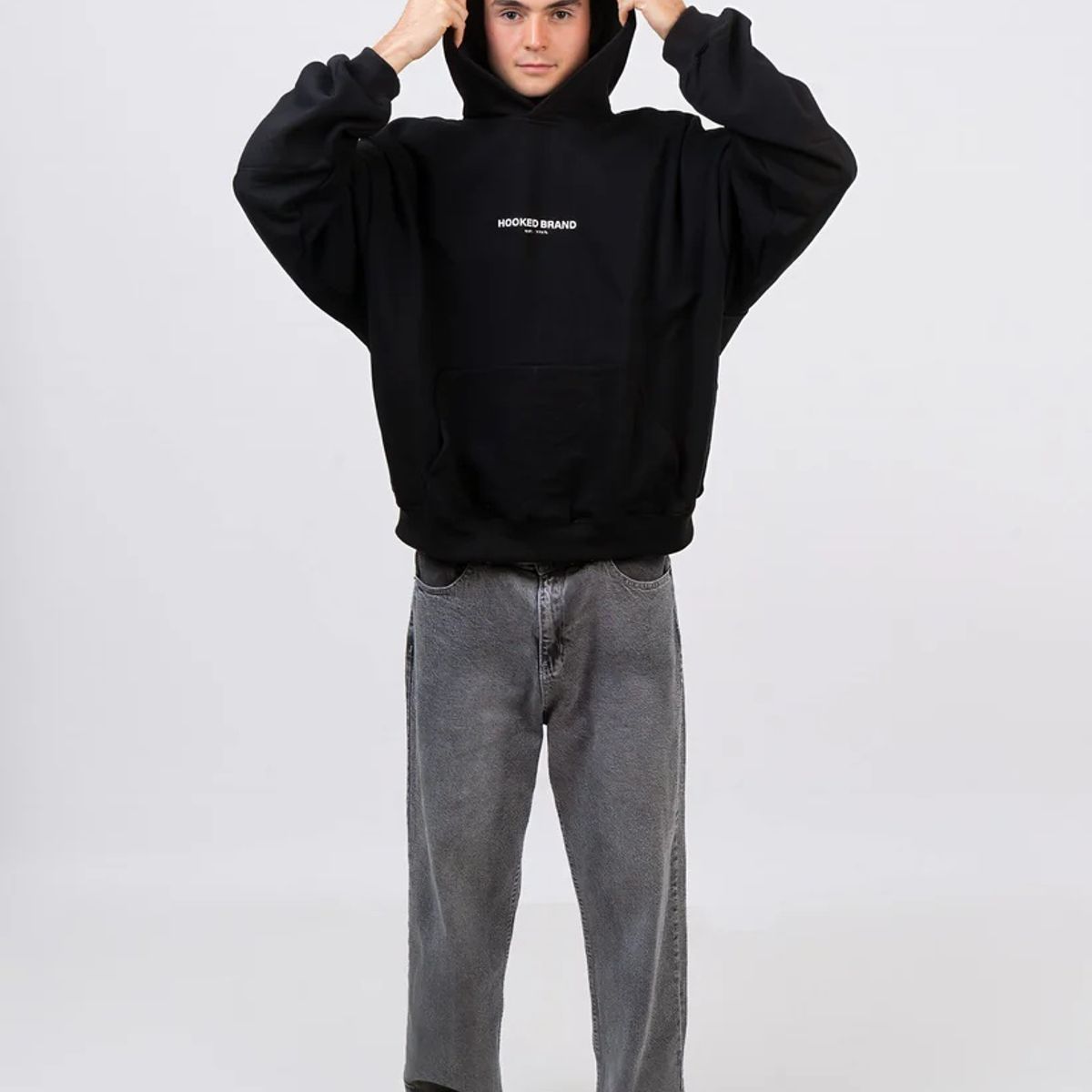 HOOKED BRAND - Poleron Boxy Fit Negro - Proximity
