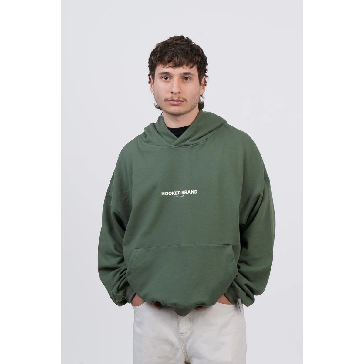 HOOKED BRAND - Poleron Boxy Fit Verde - Proximity
