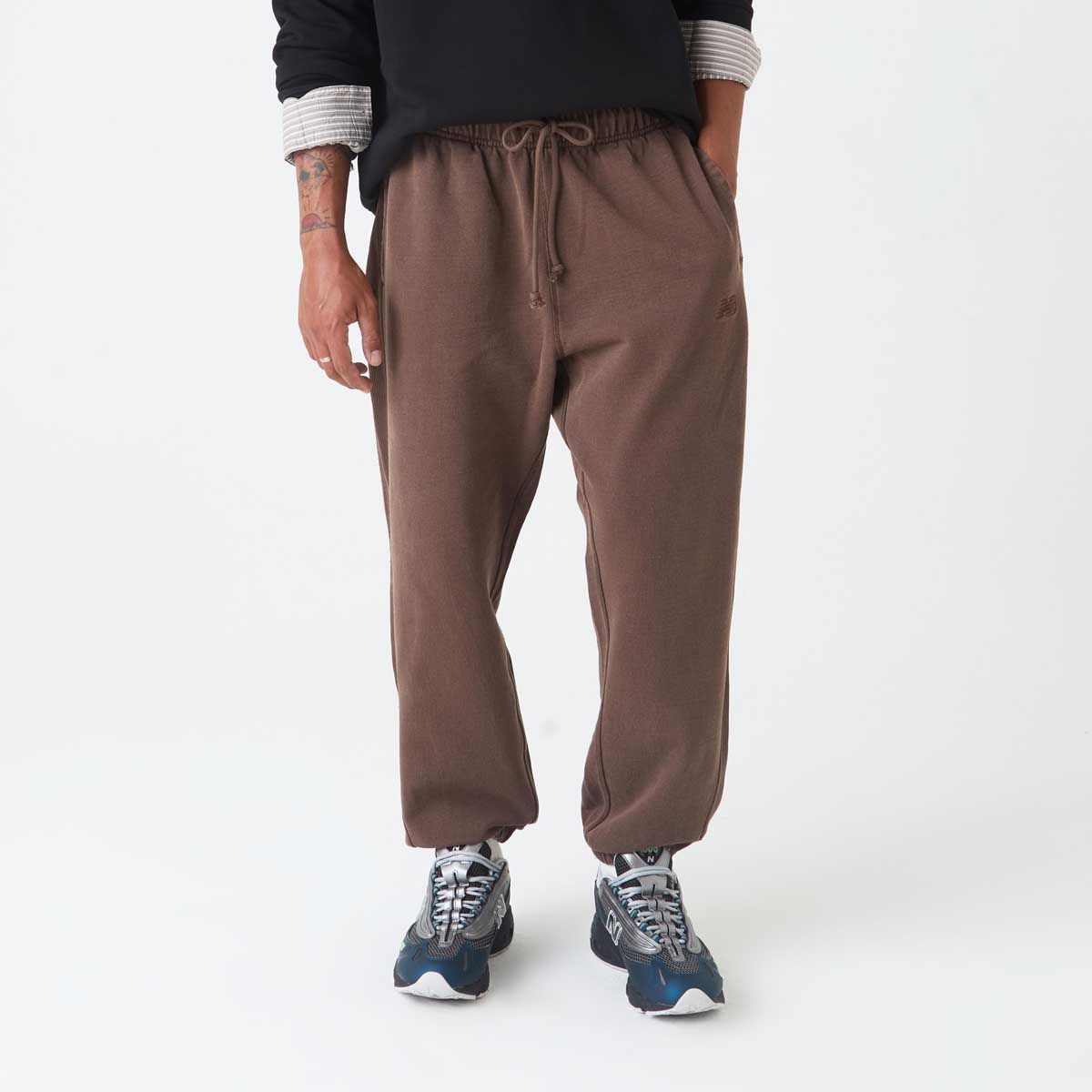 NEW BALANCE - Pantalón Lifestyle Hombre New Balance Athletics Jogger Café