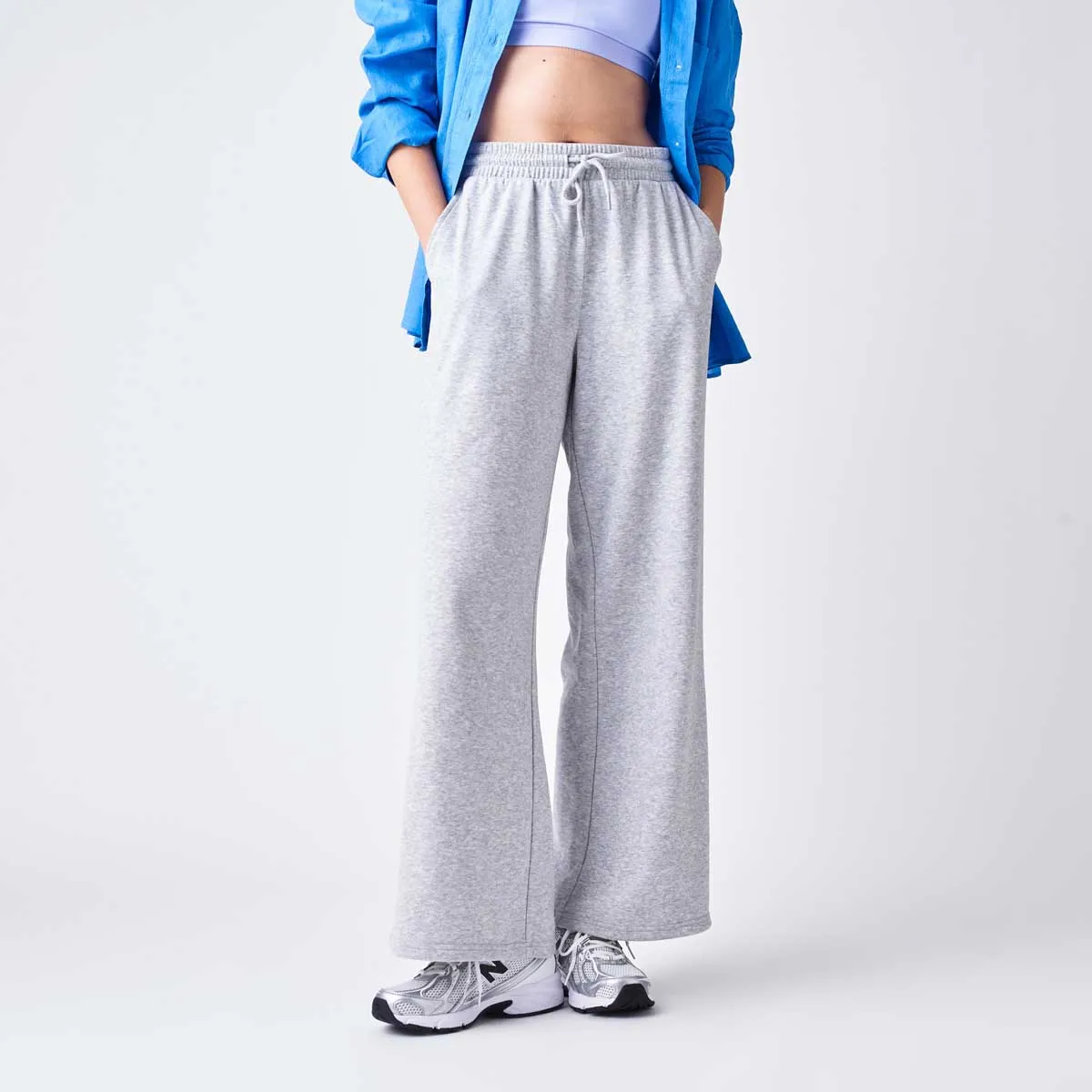 NEW BALANCE - Pantalón Lifestyle Mujer New Balance Coastal Fleece Gris