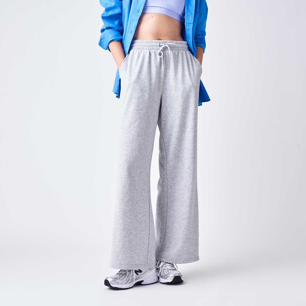 NEW BALANCE - Pantalón Lifestyle Mujer New Balance Coastal Fleece Gris