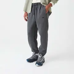 NEW BALANCE - Pantalón Lifestyle Hombre Athletics Jogger Gris