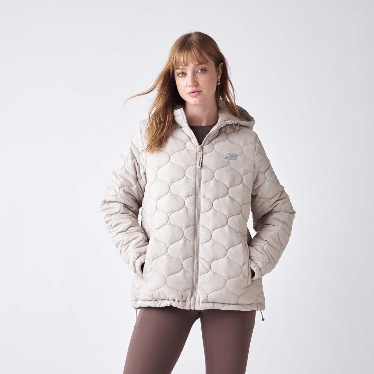 NEW BALANCE - Parka Outdoor Mujer New Balance Sport Essentials Quilt Beige